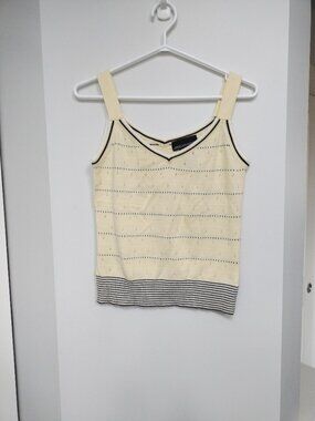 Super cute knit tank yellow/blue